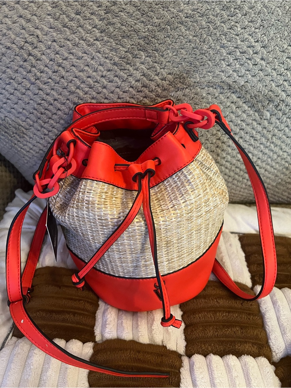 Simply Vera Vera Wang Straw with Red Bucket Bag NWTS!
